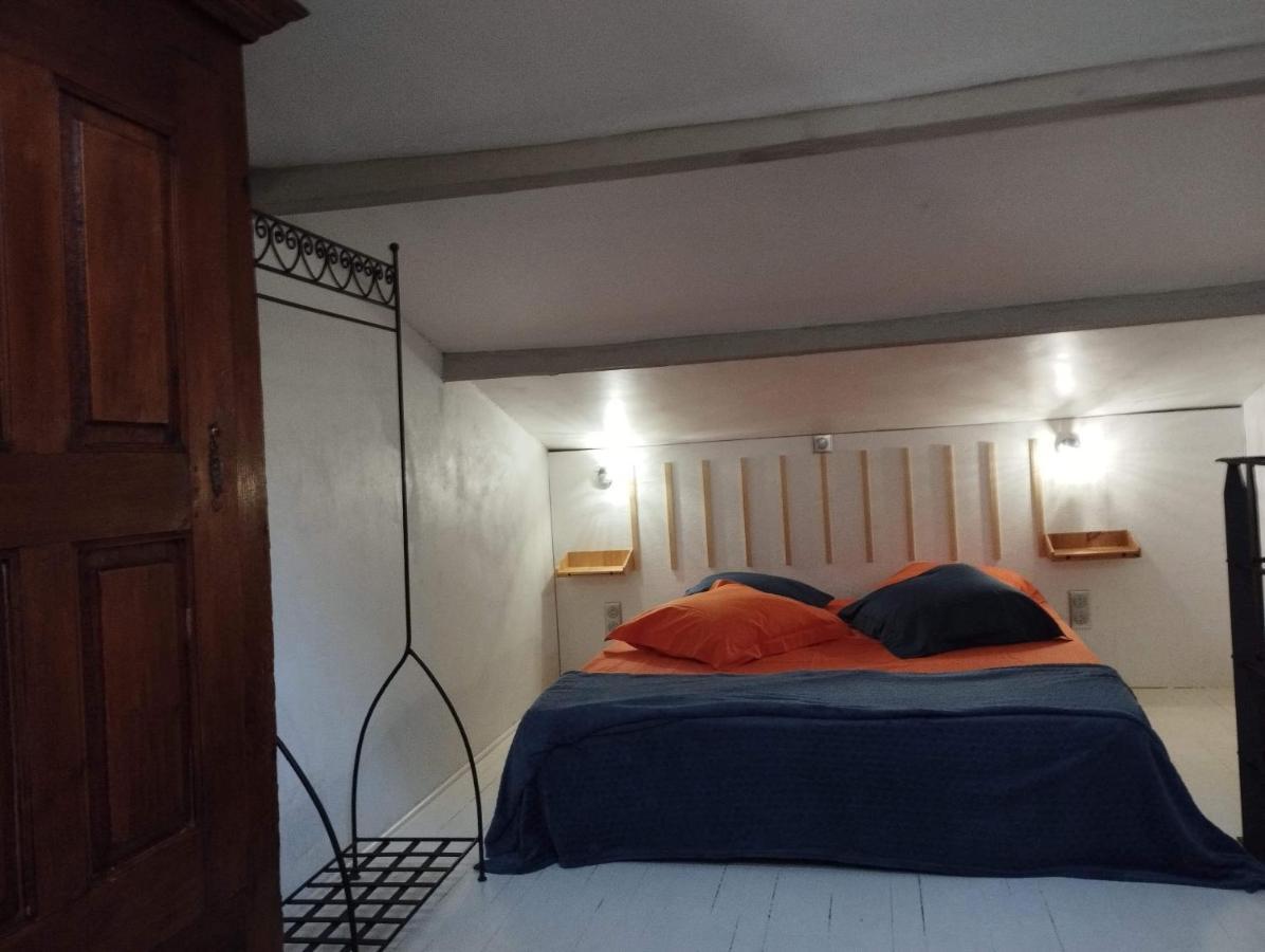 רוסטרל Chambre D'Hotes L'Orange Bleue מראה חיצוני תמונה